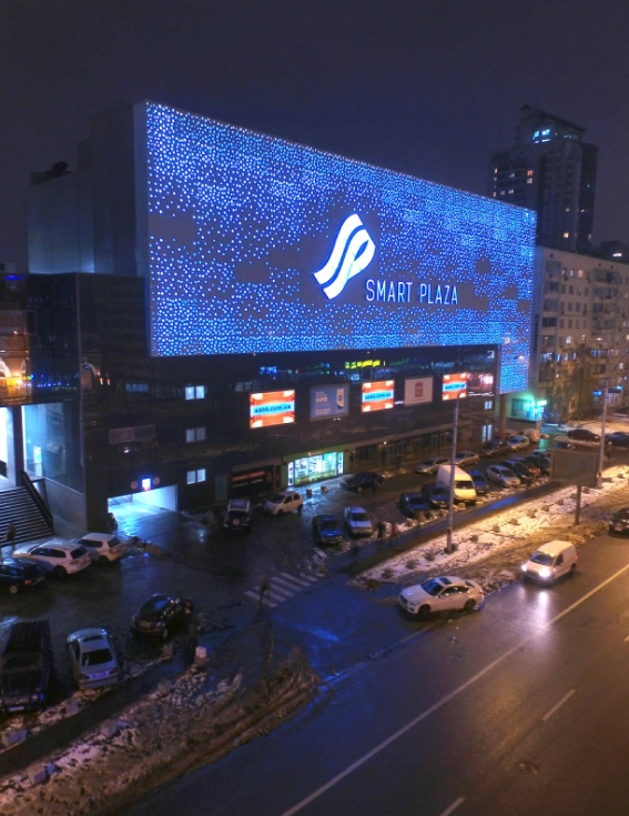 Прозорість, якість зображення та роздільна здатність медіафасаду